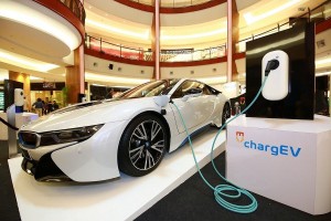19021-the_bmw_i8_at_the_chargev_roadshow_1