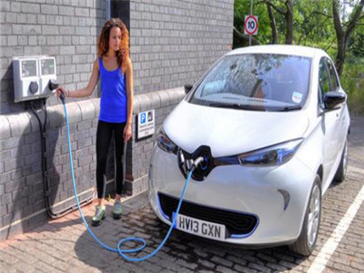 Electric cars: how long it takes to charge green vehicles